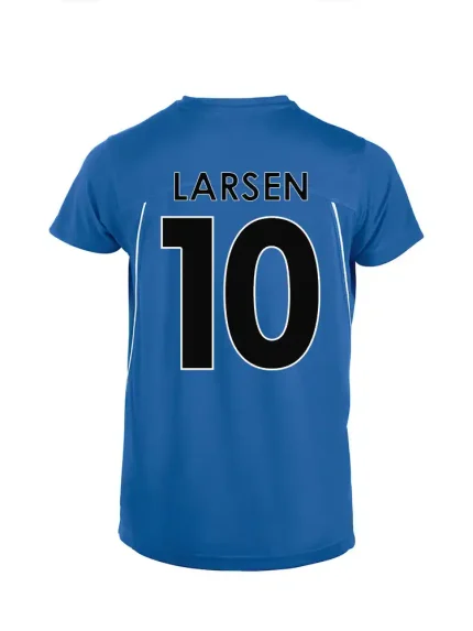 Drakt bak blå tall med hvit strek